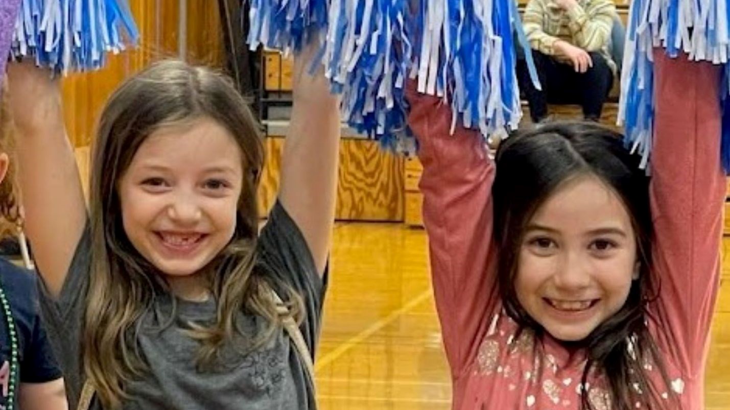 girls cheering